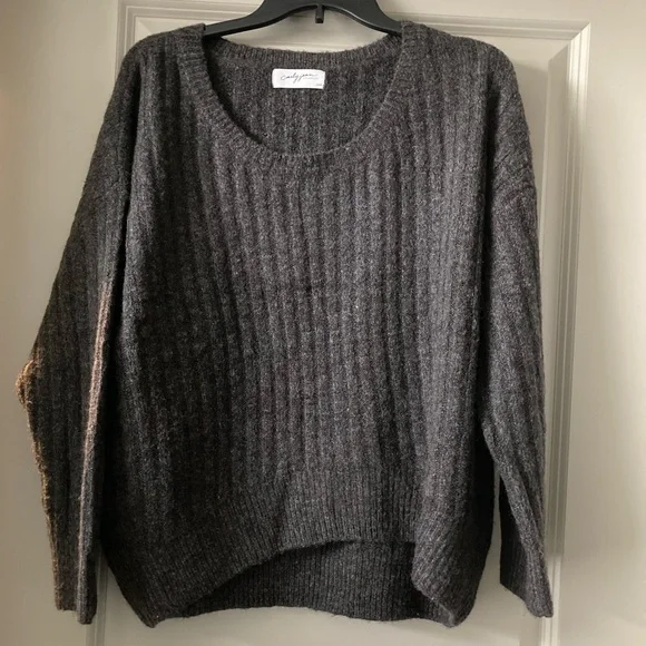Carly Jean Los Angeles Charcoal Ribbed Sweater - Picture 1 of 3